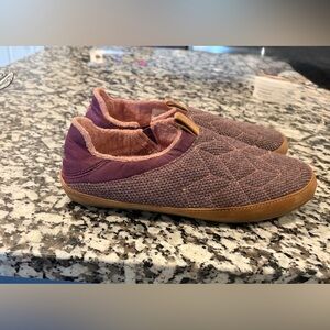 OluKai Lania Kilohana Grape Wine/Golden Sand Slip On Slippers Shoes Pink Purple